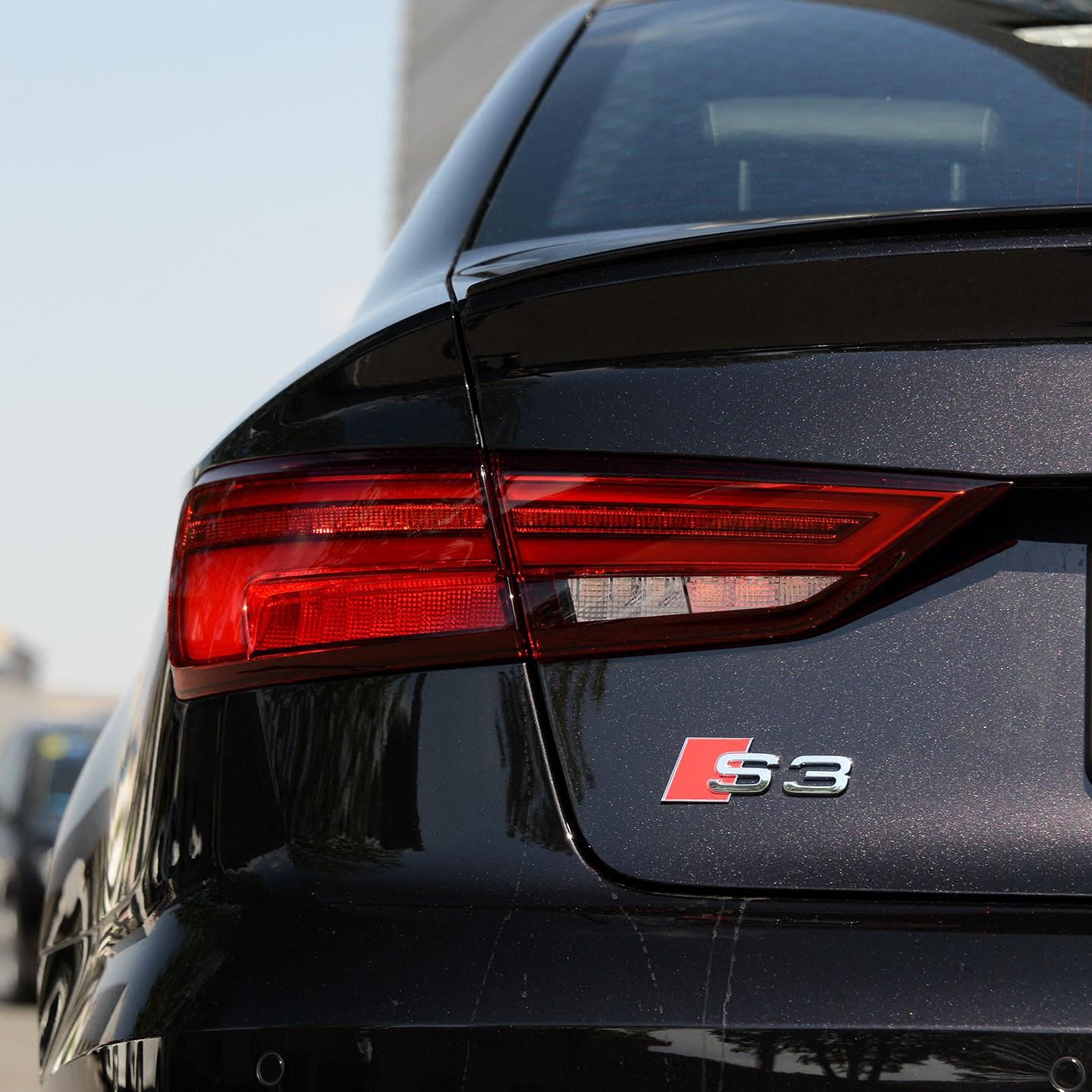 s6奥迪rs4标尾黑标汽车sq5改装rs3运动汽车车标