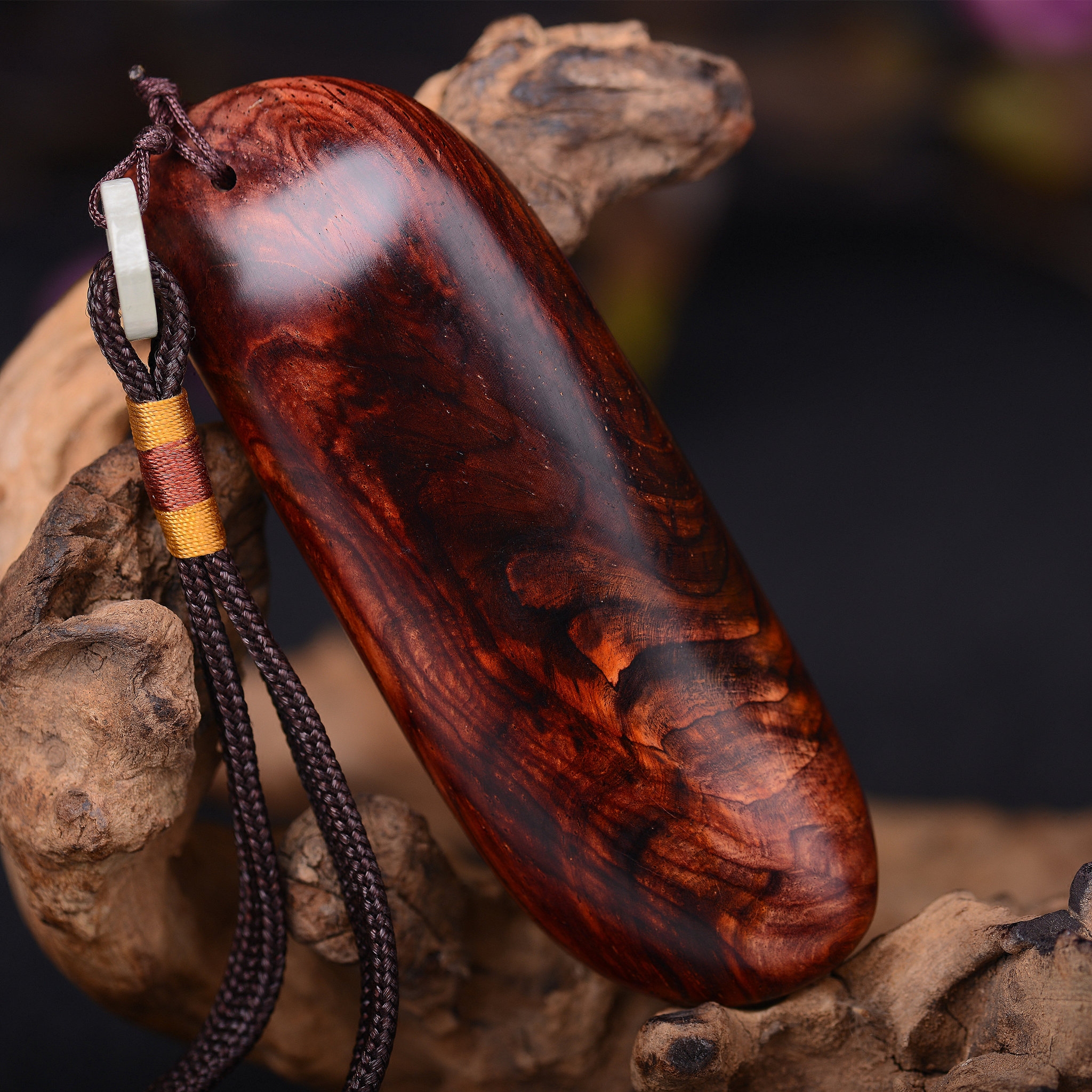 红木手把件手玩件微凹黄檀随形挂件花纹好看木雕