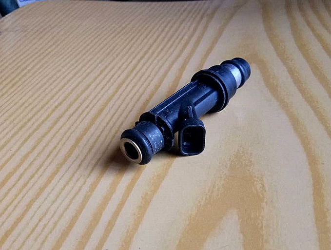 长城赛弗c30桑塔纳新秀福田皮卡卡博世电喷油嘴喷油嘴