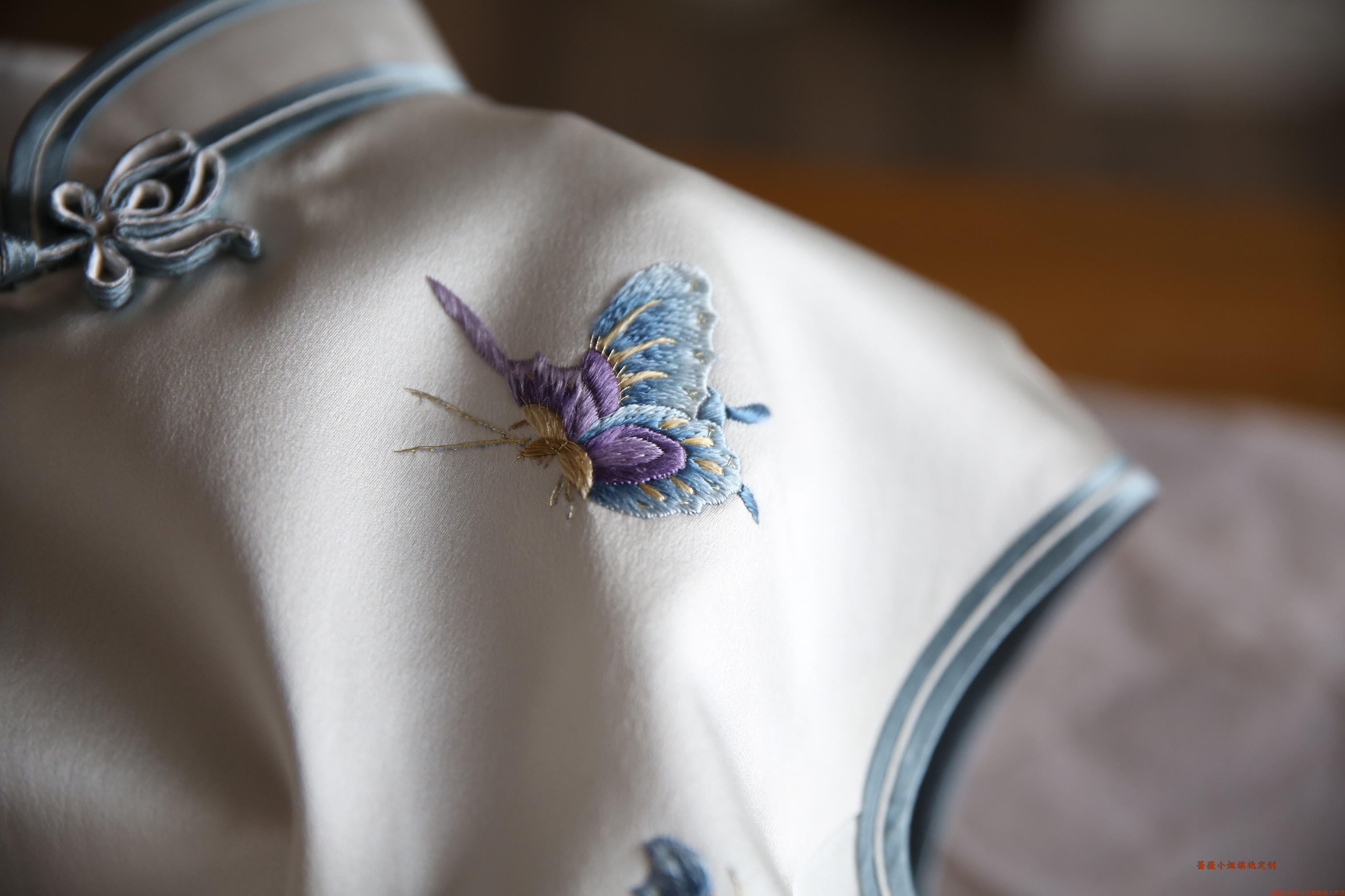 旗袍蔷薇小姐夏季新品热卖白色手工苏绣短款旗袍