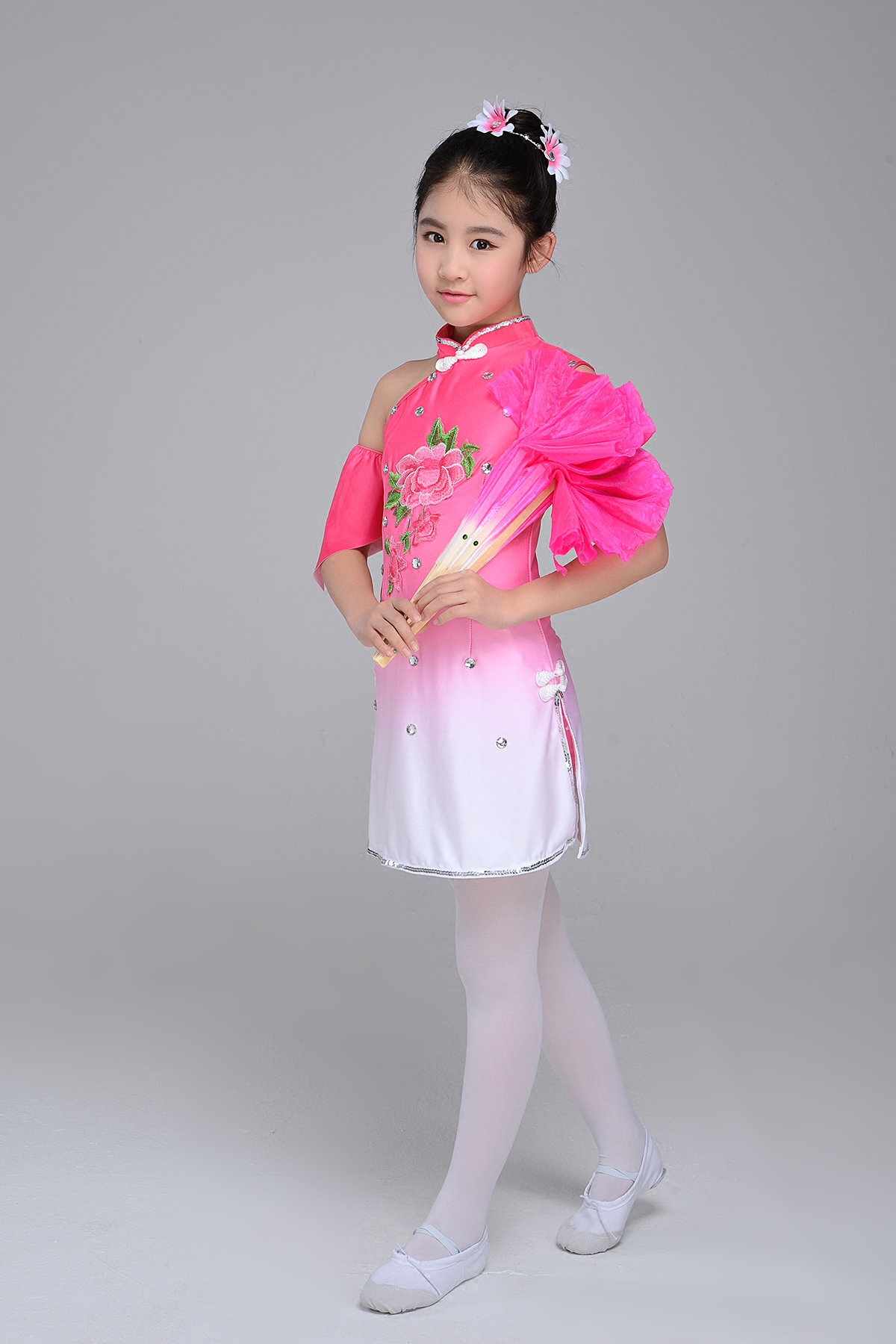 舞蹈服装新款儿童古典演出服女伞扇子表演民族儿童演出服