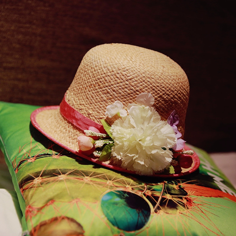草帽花朵田园浪漫圆顶卷边拉菲草唯美女士春夏帽子
