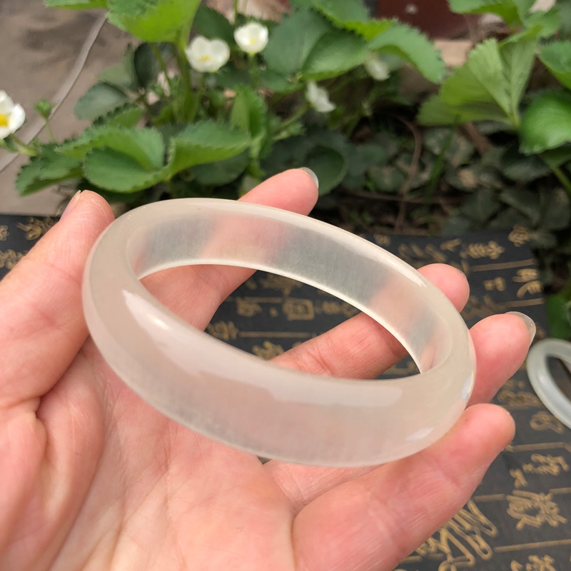 天然新疆和田昆仑白玉圆条玉手手镯女款蚕丝手镯