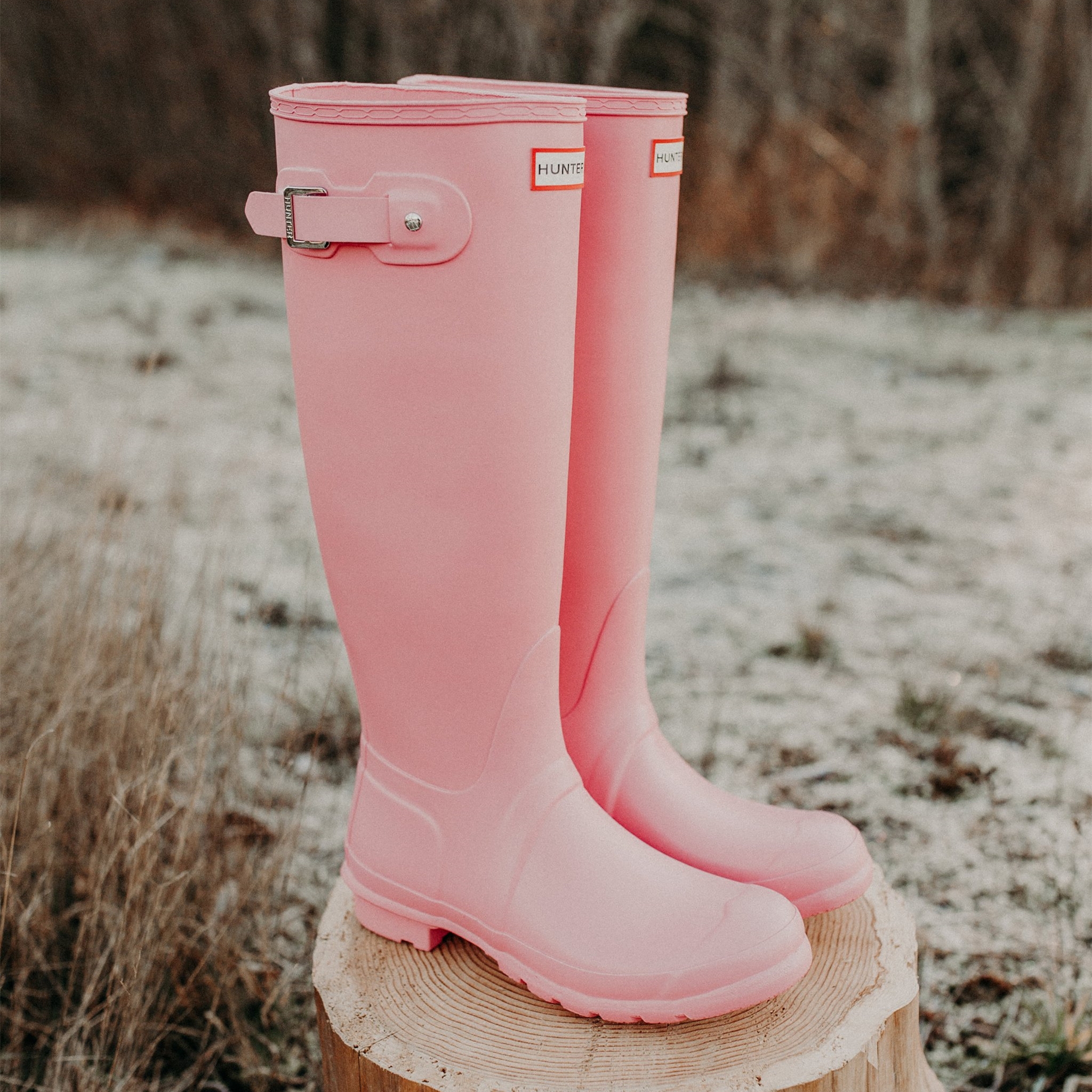 代购hunteroriginalgloss搭扣环带雨鞋女士紫色长筒雨鞋