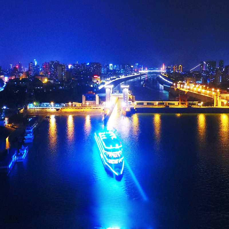宜昌旅游半日夜游长江三峡西陵船过葛洲坝船闸境内跟团游