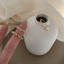 Korean and Korean versions of Instagram's niche Pearl Cross Ring