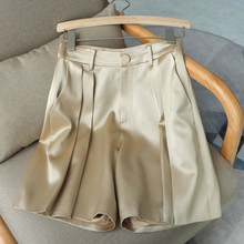 Acetic acid wide leg suit shorts with a luxurious feel