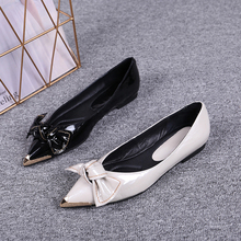 European Spring and Autumn New Bow Lacquer Leather Flat Heels