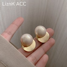 S925 Silver Needle, European and American Pearl Metal Round Plate Earrings, 2021 New Trendy and Unique Design, High end Earrings for Women