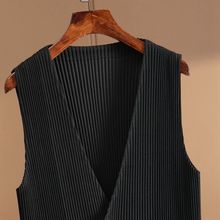 Extra large 300 pound vest with stacked and worn pit stripes without sleeves