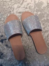 One character reserved water diamond pig skin soft sole sandals