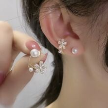 2024 New Earrings Spring Flower Earrings Anti Allergy Silver Needle Earrings Women's Style Versatile High end Earrings