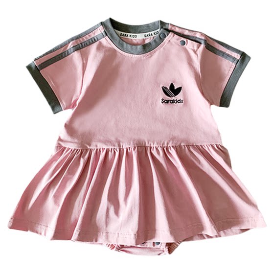 Parent-child clothing, mother and daughter summer clothing, thin style, fashionable, family of three, summer shorts, high-end outing clothing
Parent-child clothing, mother and daughter summer clothing, thin style, fashionable, family of three, summer shorts, high-end outing clothing