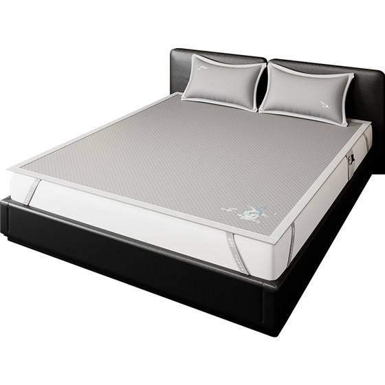 Old Xijiang 2025 new high-end mat summer ice silk mat Class A mother and baby grade bed cover three-piece set machine washable
Old Xijiang 2025 new high-end mat summer ice silk mat Class A mother and baby grade bed cover three-piece set machine washable