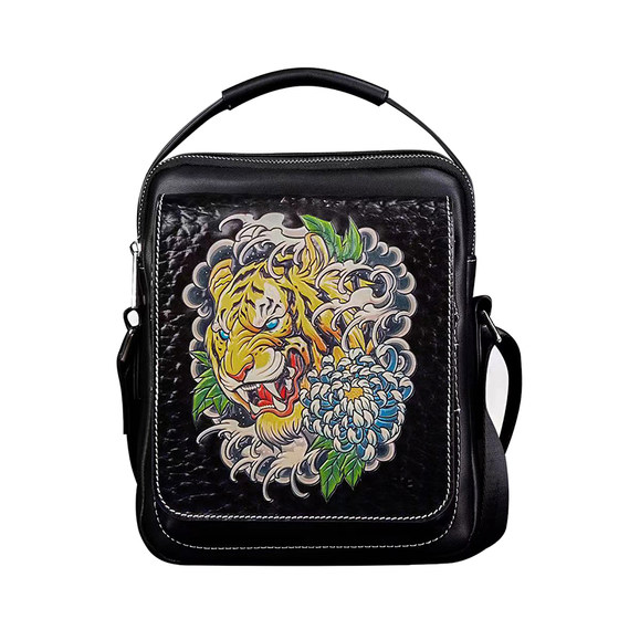 Naughty men's bag, one-shoulder crossbody bag, trendy brand off-shoulder backpack, large capacity genuine leather niche design leather carving bag
Naughty men's bag, one-shoulder crossbody bag, trendy brand off-shoulder backpack, large capacity genuine leather niche design leather carving bag