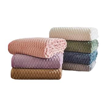 Sanli flannel blanket Huachenyuexi blanket shawl office air conditioning blanket sofa dormitory nap blanket 1