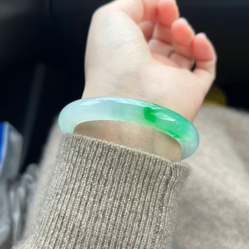 宾利贵妃手镯翡翠手镯冰糯种阳绿飘花玉手镯女款天然正品a货