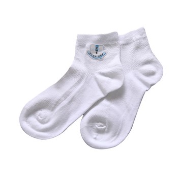 ເດັກນ້ອຍສີຂາວກາງ calf socks ຝ້າຍບໍລິສຸດນັກຮຽນຊາຍແລະເດັກຍິງຖົງຕີນສີຂາວຕາຫນ່າງ breathable socks ເດັກນ້ອຍ socks ບາງ summer