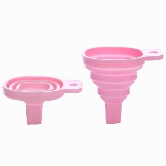 Household oil funnel large -caliber silicone reflection of oil pouring fuel pour can expand and folded boiling water funnel trumpet Household oil funnel large -caliber silicone reflection of oil pouring fuel pour can expand and folded boiling water funnel trumpet