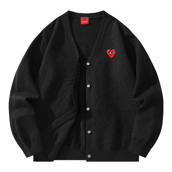 Charles Peach Heart 2025 Autumn and Winter New Basic V-neck Knitted Cardigan Sweater Men's Love Embroidered Coat
Charles Peach Heart 2025 Autumn and Winter New Basic V-neck Knitted Cardigan Sweater Men's Love Embroidered Coat