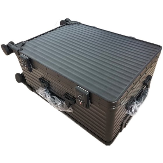 Side open aluminum frame trolley case 20-inch front opening suitcase universal wheel 24-inch travel boarding 19 open password box
Side open aluminum frame trolley case 20-inch front opening suitcase universal wheel 24-inch travel boarding 19 open password box