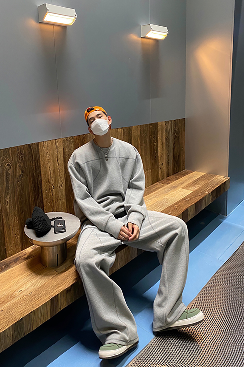 威廉威 天桥篮球场 时髦人入秋灰色走线卫衣短裤男休闲运动套装
