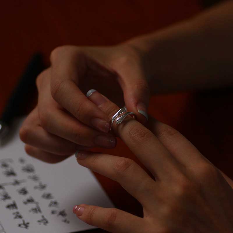 原创设计《我会给你怀抱》925纯银情侣戒指女男对戒开口个性创意