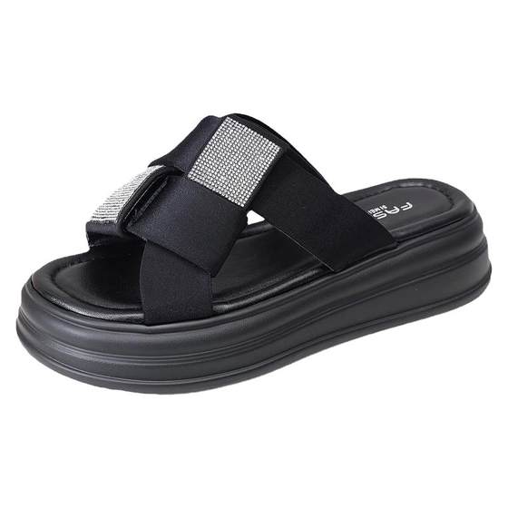 Wear slim beach sandals for 2025 summer new style of squid cake thick sole soft sole with skirt
Wear slim beach sandals for 2025 summer new style of squid cake thick sole soft sole with skirt
