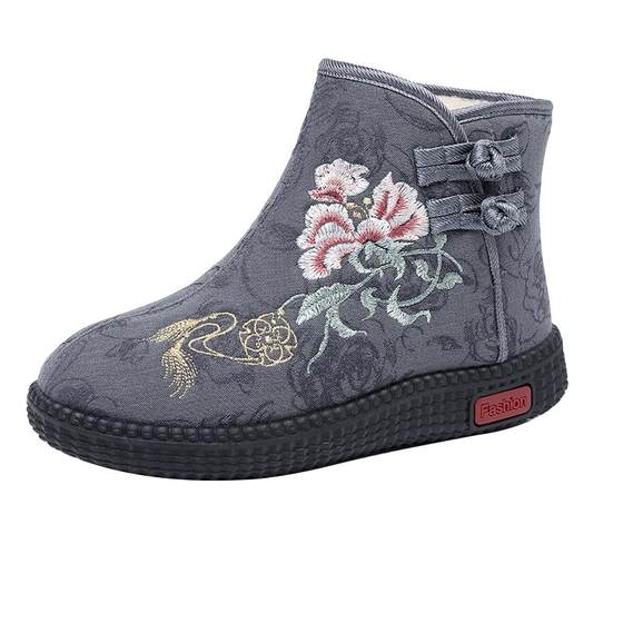 Old Beijing cloth shoes for women in winter, cotton shoes plus velvet thickened warm shoes for middle-aged and elderly mothers, embroidered shoes, high-top cotton boots
Old Beijing cloth shoes for women in winter, cotton shoes plus velvet thickened warm shoes for middle-aged and elderly mothers, embroidered shoes, high-top cotton boots