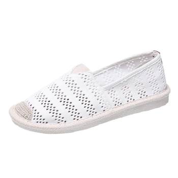 Summer slip-on lazy ເກີບຊາວປະມົງສໍາລັບພະຍາບານແມ່ຍິງ breathable hollow ເກີບສີຂາວຕາຫນ່າງຮາບພຽງດ້ານລຸ່ມເກີບຜ້າປັກກິ່ງເກົ່າ