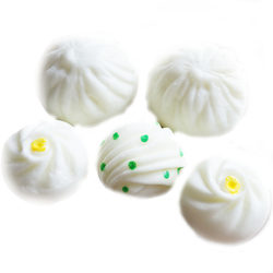 Simulated steamed buns, vegetable dumplings, sushi food models, simulated fruit and vegetable props, kitchen furnishings, dishes, decorations