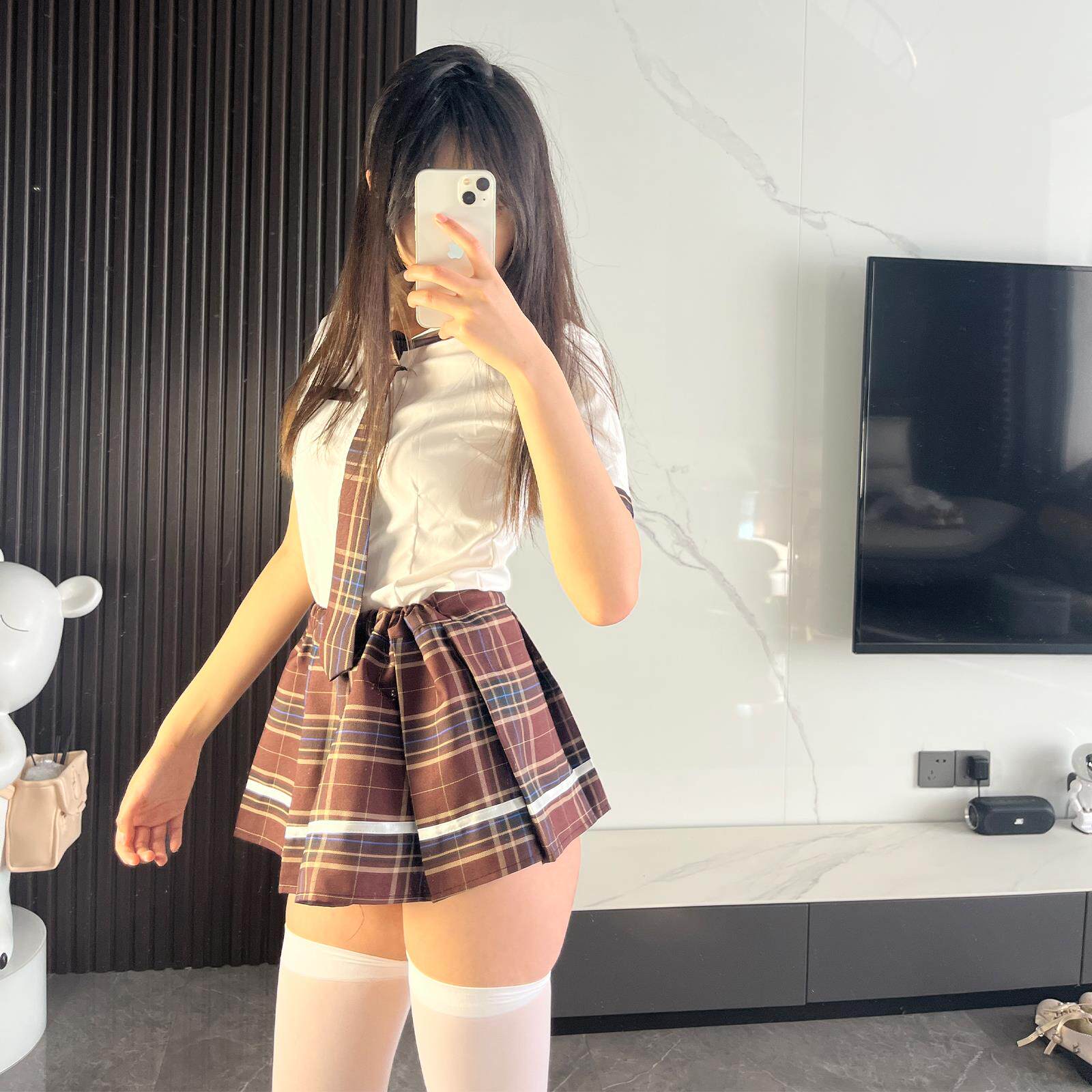李伟