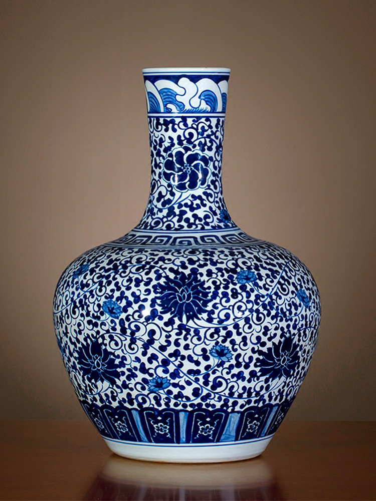 Jingdezhen blue and white porcelain vase antique hand - made ceramics bound branch lotus new Chinese style household rich ancient frame is placed in the living room