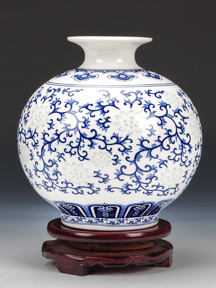 Antique blue and white porcelain of jingdezhen ceramics and exquisite vase flower arrangement of Chinese style living room home wine ark, adornment furnishing articles