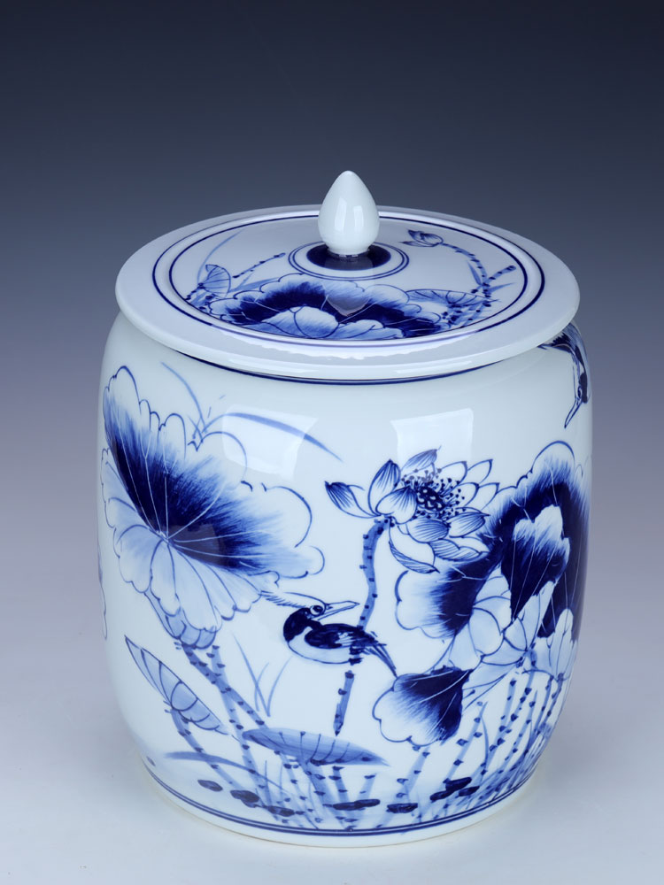 Jingdezhen blue and white porcelain hand - made lotus caddy fixings large household ceramic tea urn storage tanks with cover puer tea cake