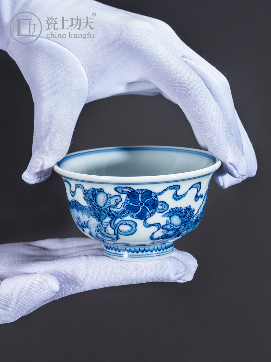 High - end porcelain of jingdezhen porcelain on kung fu master cup pressure hand cup manual hand - made teacup large view of the lesser
