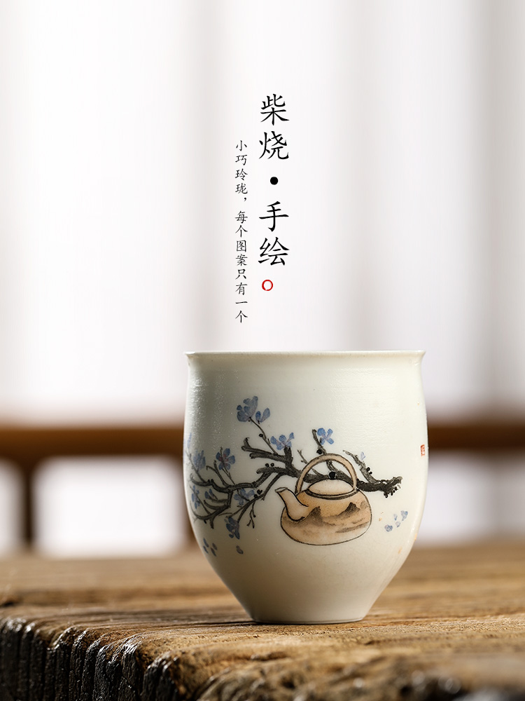 Jingdezhen hand - made firewood tea masters cup a cup of pure checking ceramic kung fu tea cup sample tea cup in use