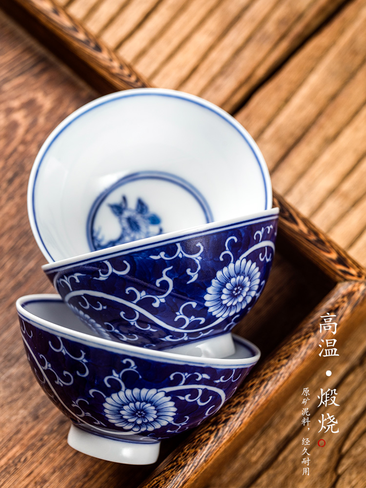 Jingdezhen blue and white master cup single cup pure manual sample tea cup hand - made by patterns kung fu tea tea set