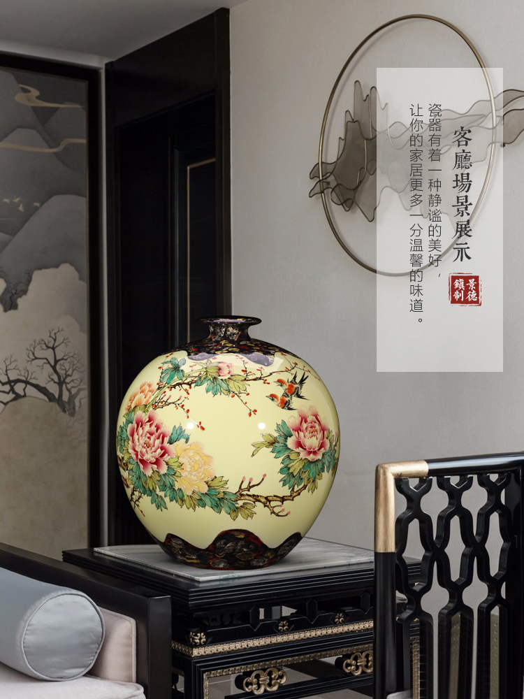 Jingdezhen ceramics famous hand - made famille rose blooming flowers vase Chinese style living room TV ark adornment furnishing articles