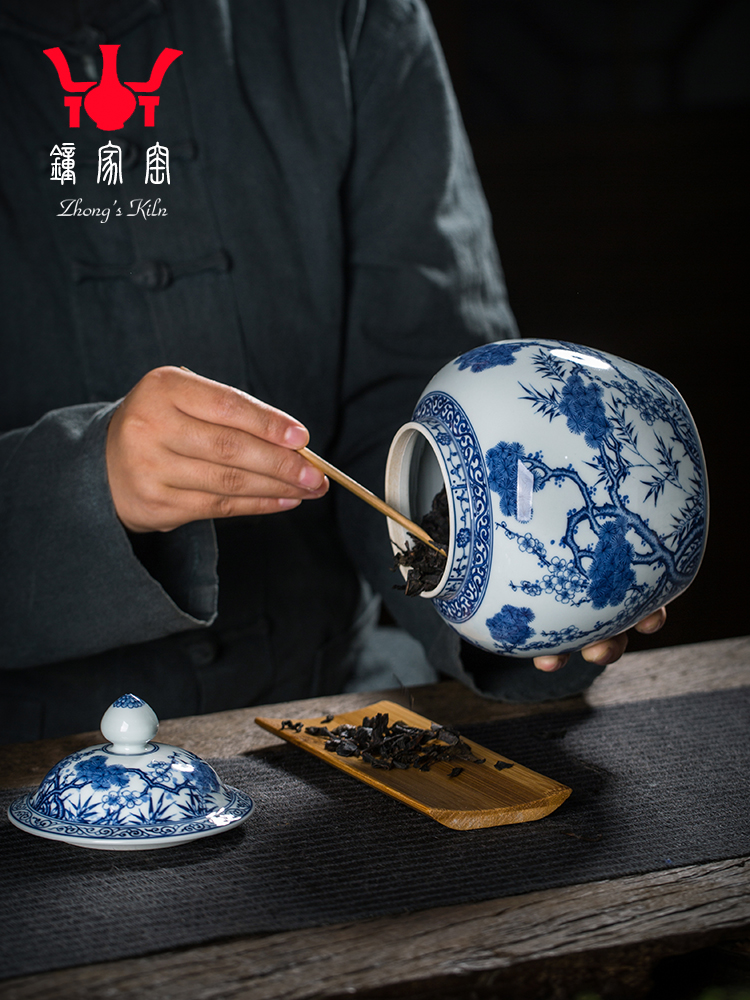 Clock home up caddy fixings tea tank storage tank blue - and - white maintain shochiku mei ceramic seal as cans of high - quality goods