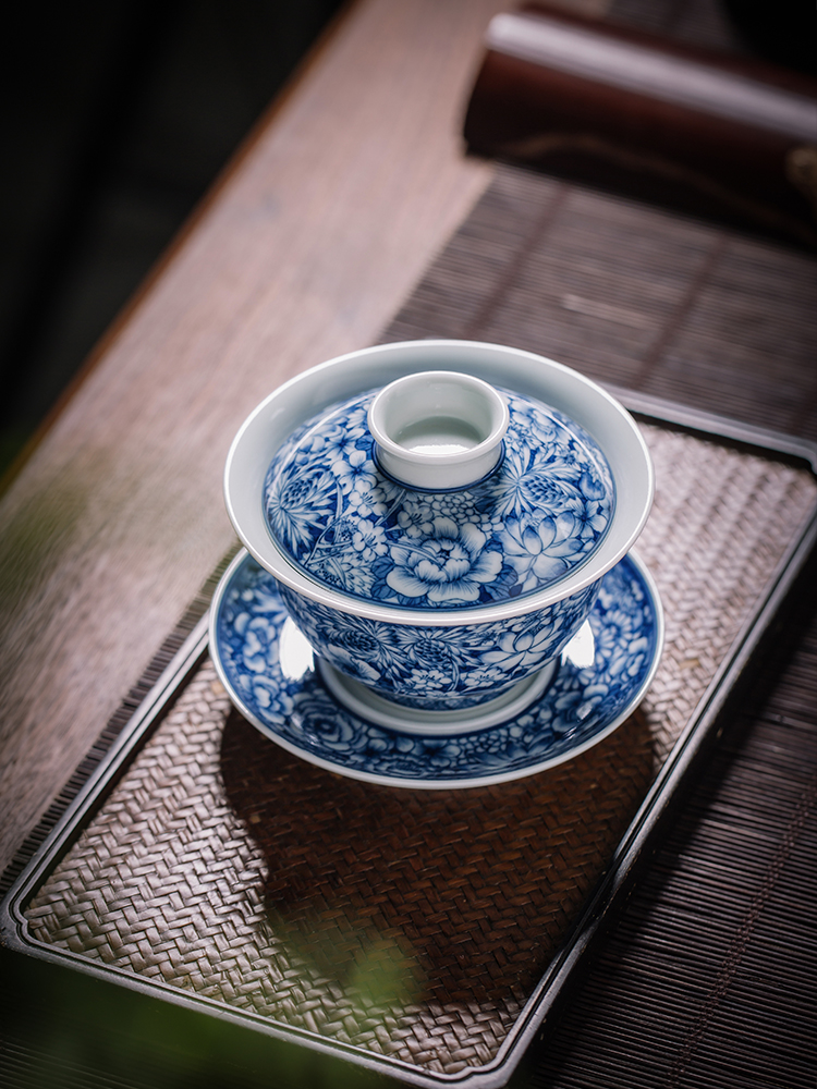 To burn only three tureen hand - made porcelain cups maintain flower tureen tea bowl of jingdezhen kung fu tea set by hand