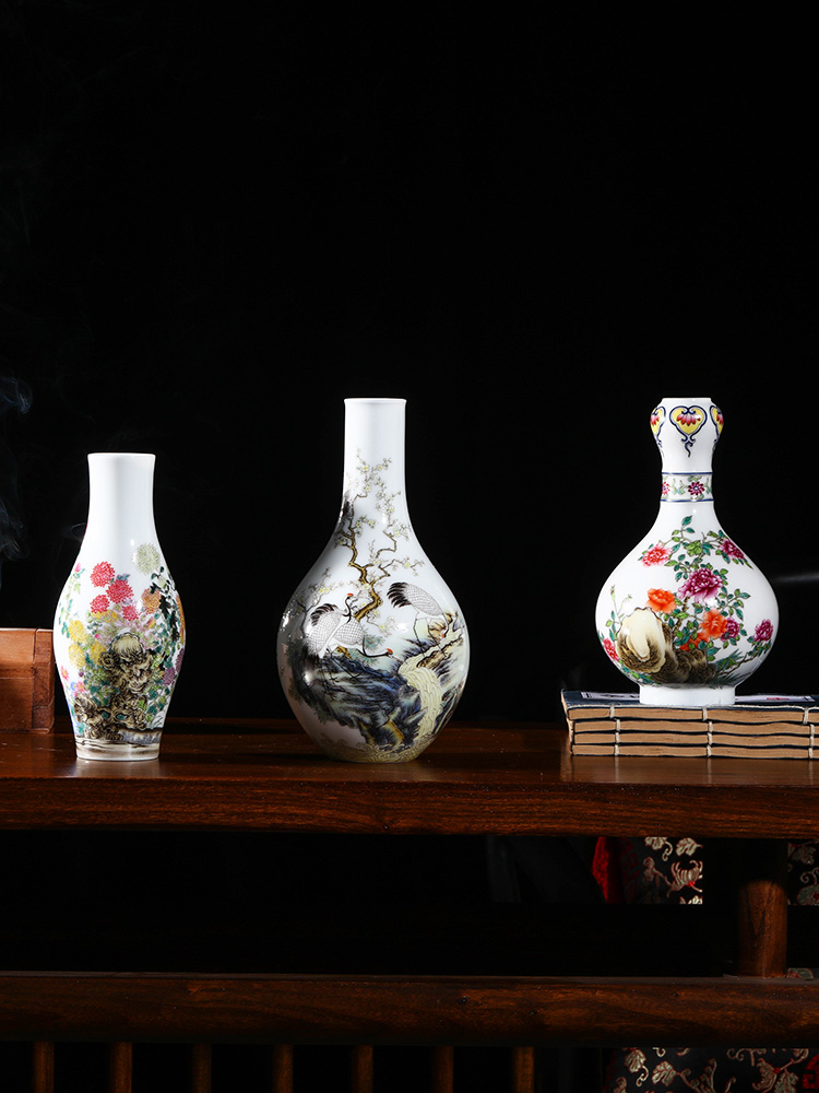 Jia lage jingdezhen Chinese style home furnishing articles YangShiQi up classic colored enamel ten treasure porcelain vase