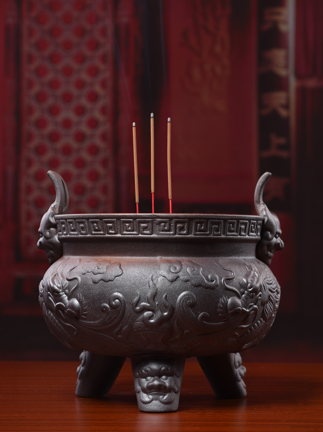 Yutang dai ceramic antique incense buner with three legs for buddhist worship indoor Buddha with supplies and furnishing articles