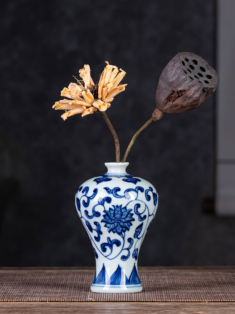 Blue and white porcelain of jingdezhen porcelain ceramic floret bottle water raise extra small mini furnishing articles rich ancient frame desktop decoration