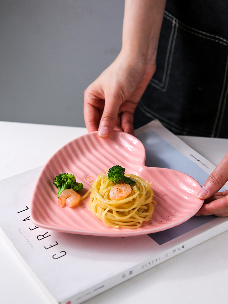 In northern sichuan heart - shaped ceramic plate of creative household western food steak plate breakfast dessert snacks fruit salad plate