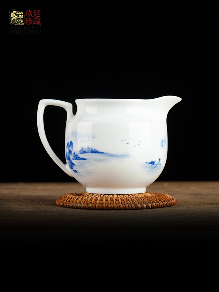Nine at jingdezhen blue and white landscape hand - made tea fair large cup of kung fu tea accessories have a cup of tea