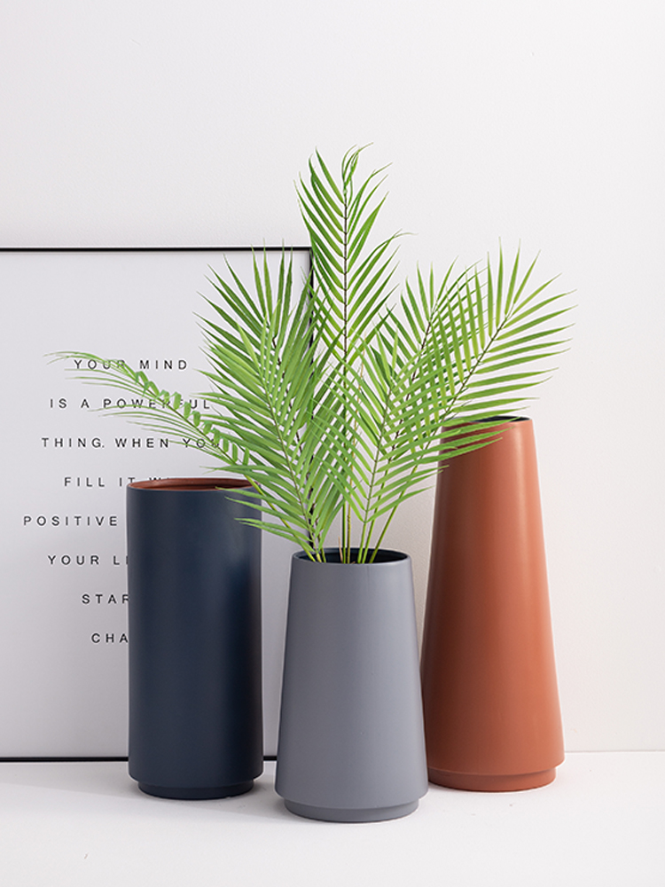 Nordic ceramics of large vases, flower arranging dried flower adornment is placed between example hotel in the sitting room porch green plant flowers