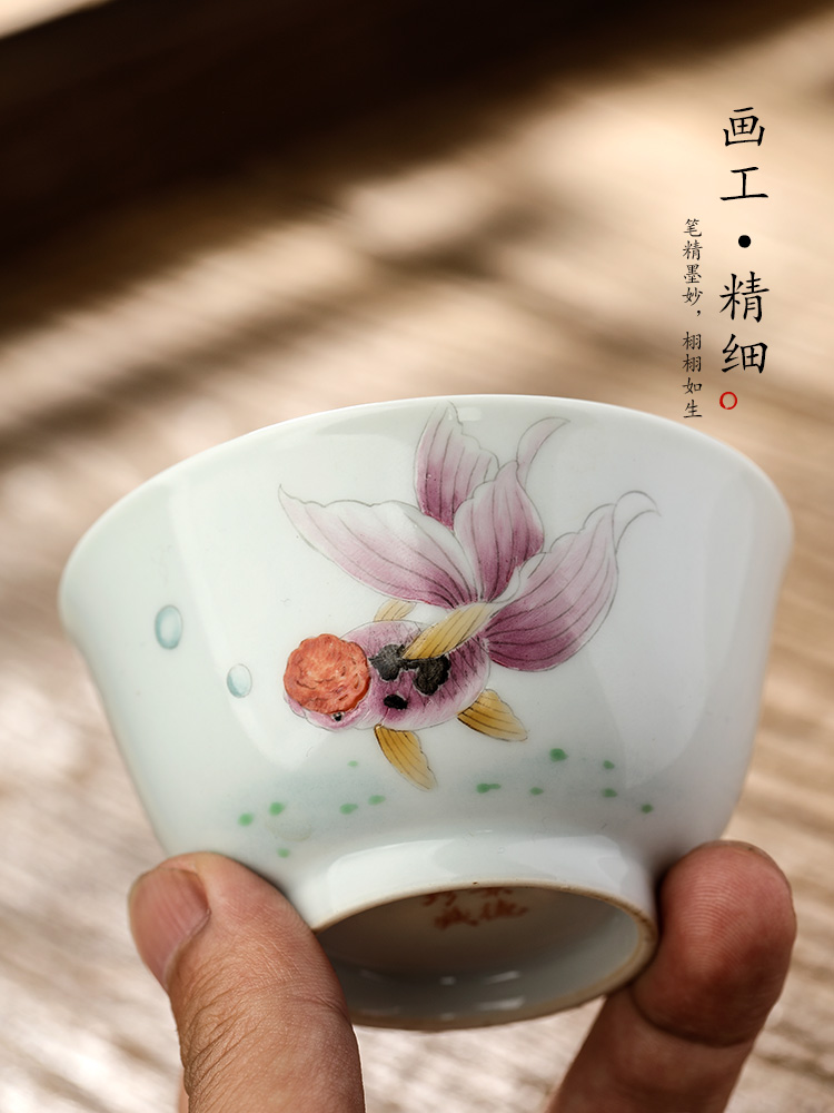 Pure manual Chinese tea master cup single CPU jingdezhen hand - made goldfish sample tea cup ceramic restore ancient ways for a cup of tea