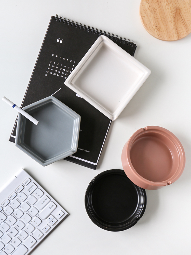 In northern sichuan ceramic ashtray multi - function with cover creative move trend In large home sitting room of fly ash