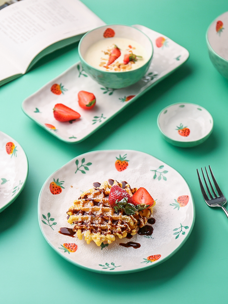 Sichuan island house small and pure and fresh strawberry tableware bowl dish dish dish household creative express girl heart ceramic bowl of rice bowls